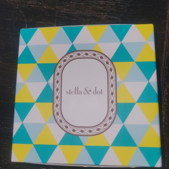 [Stella & Dot] Delicate "mama" Necklace Gold Plated In Giftbox - Picture 2 of 2